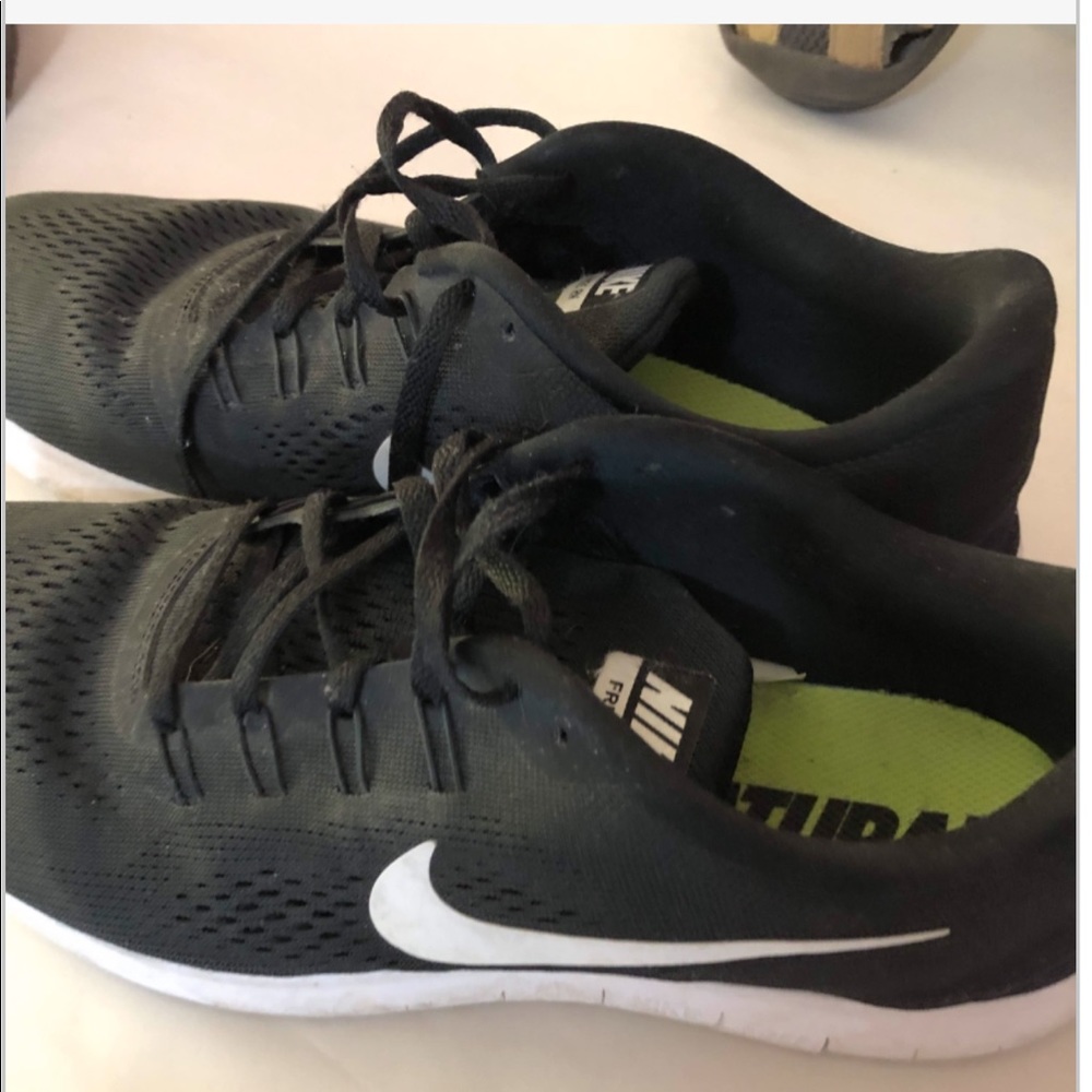 Nike Mens Like New 10